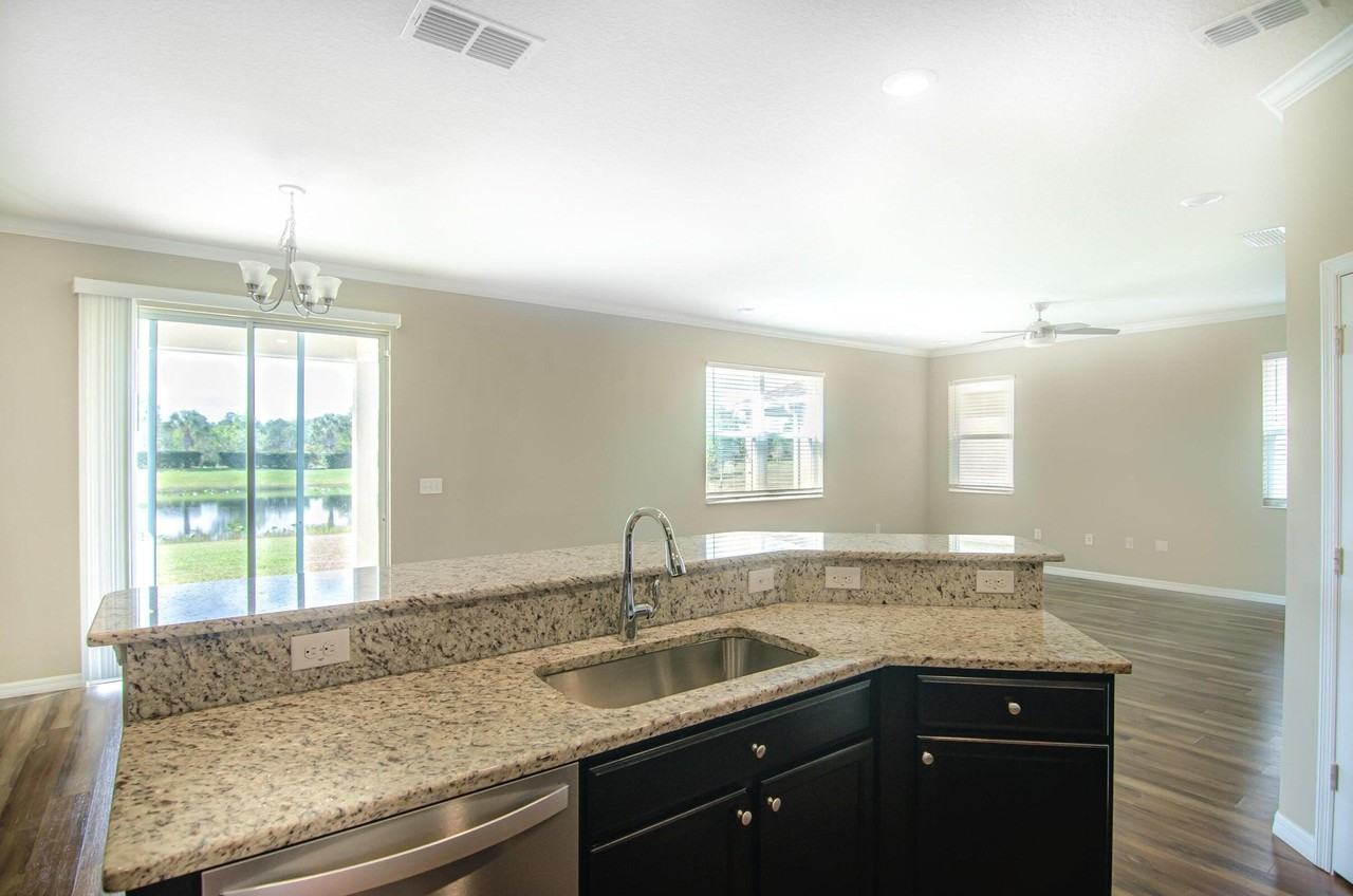 5600 Nw Pine Trail Cir - Photo 6 of 28