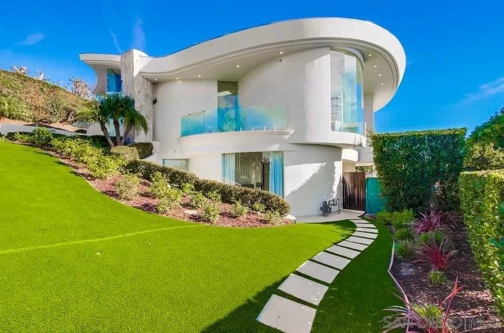 6125 Terryhill Dr - Photo 3 of 50