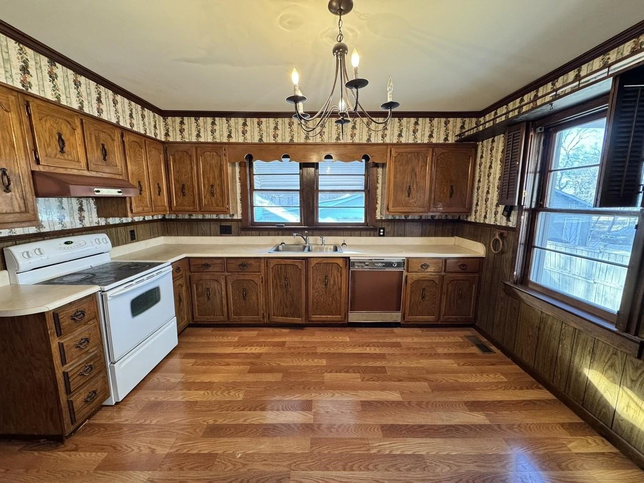 1851 Chisholm Rd - Photo 4 of 12