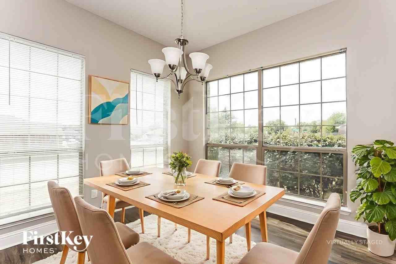 15635 Gatsby Ln - Photo 6 of 19