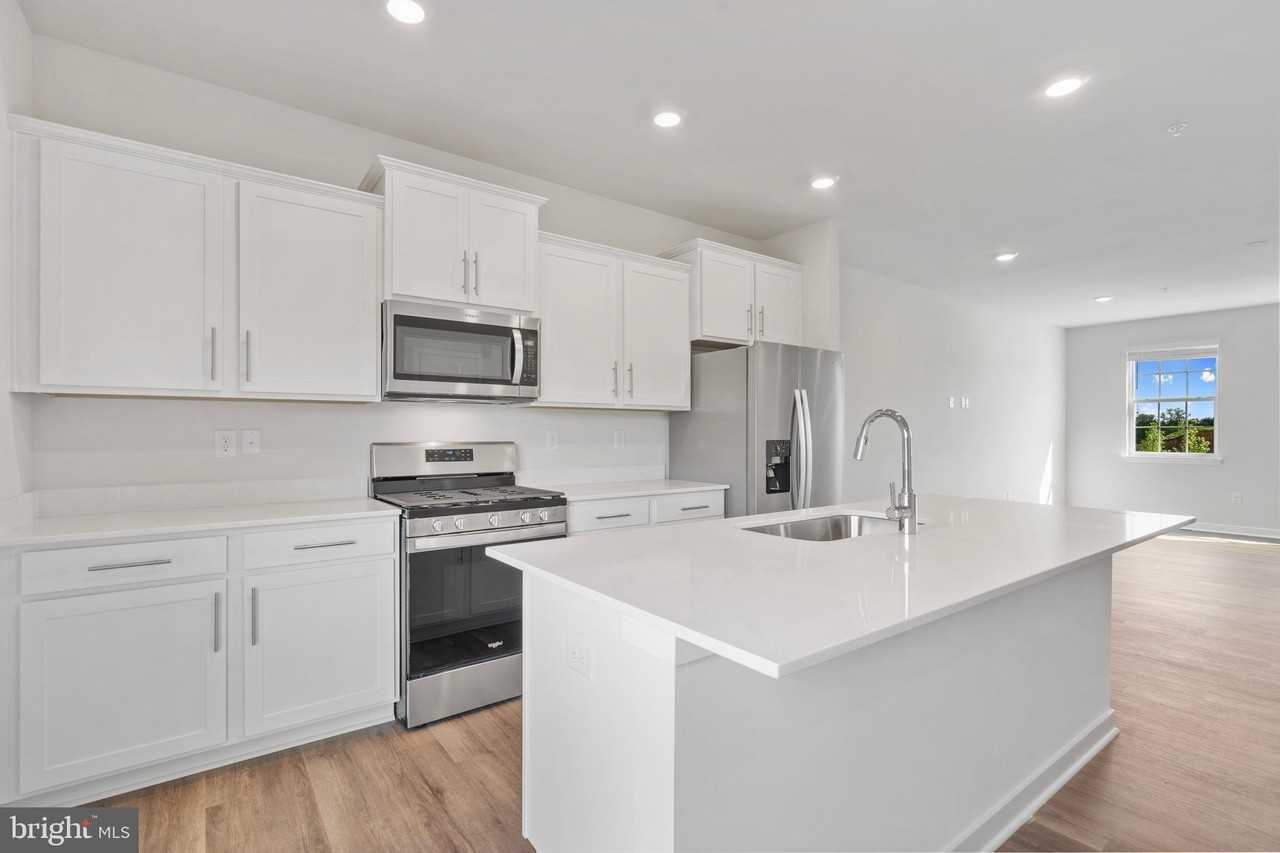 16655 Green Glade Dr - Photo 7 of 30