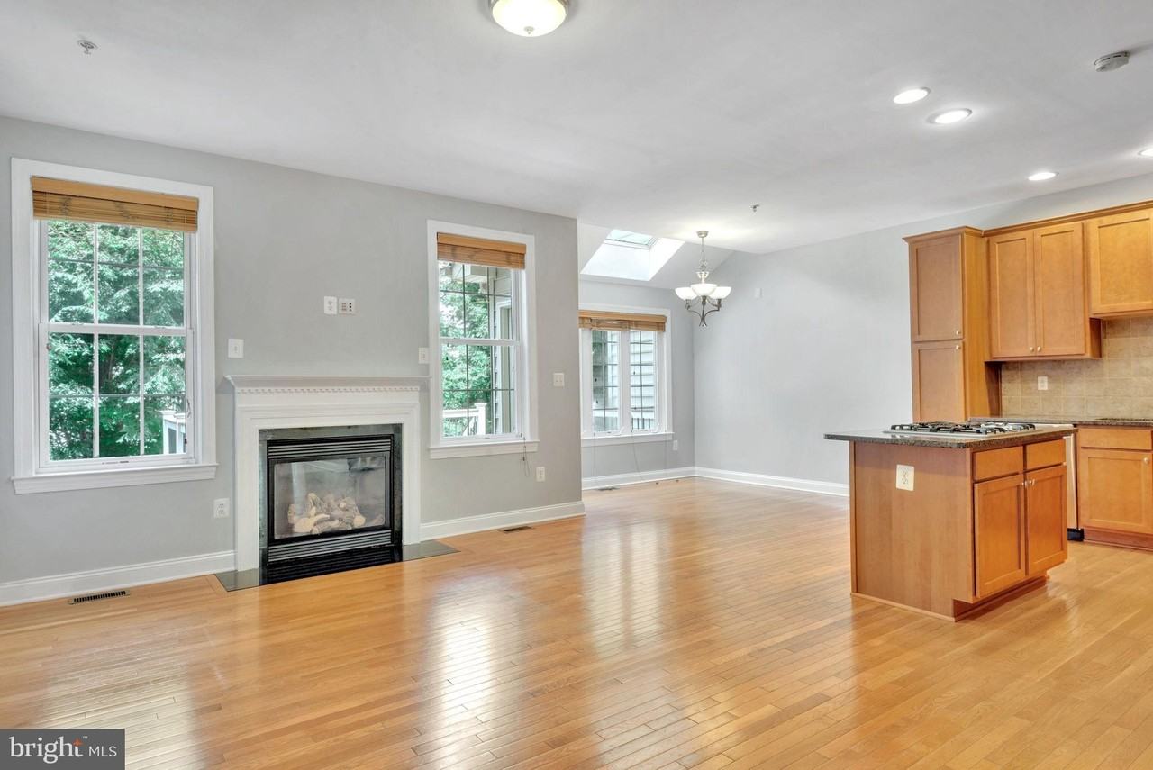 4238 Chariot Way - Photo 4 of 37