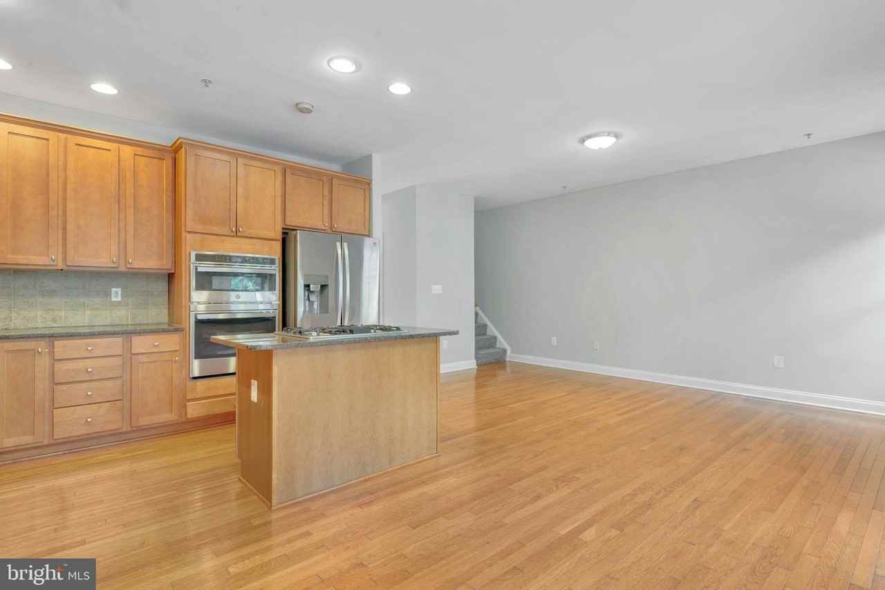 4238 Chariot Way - Photo 6 of 37