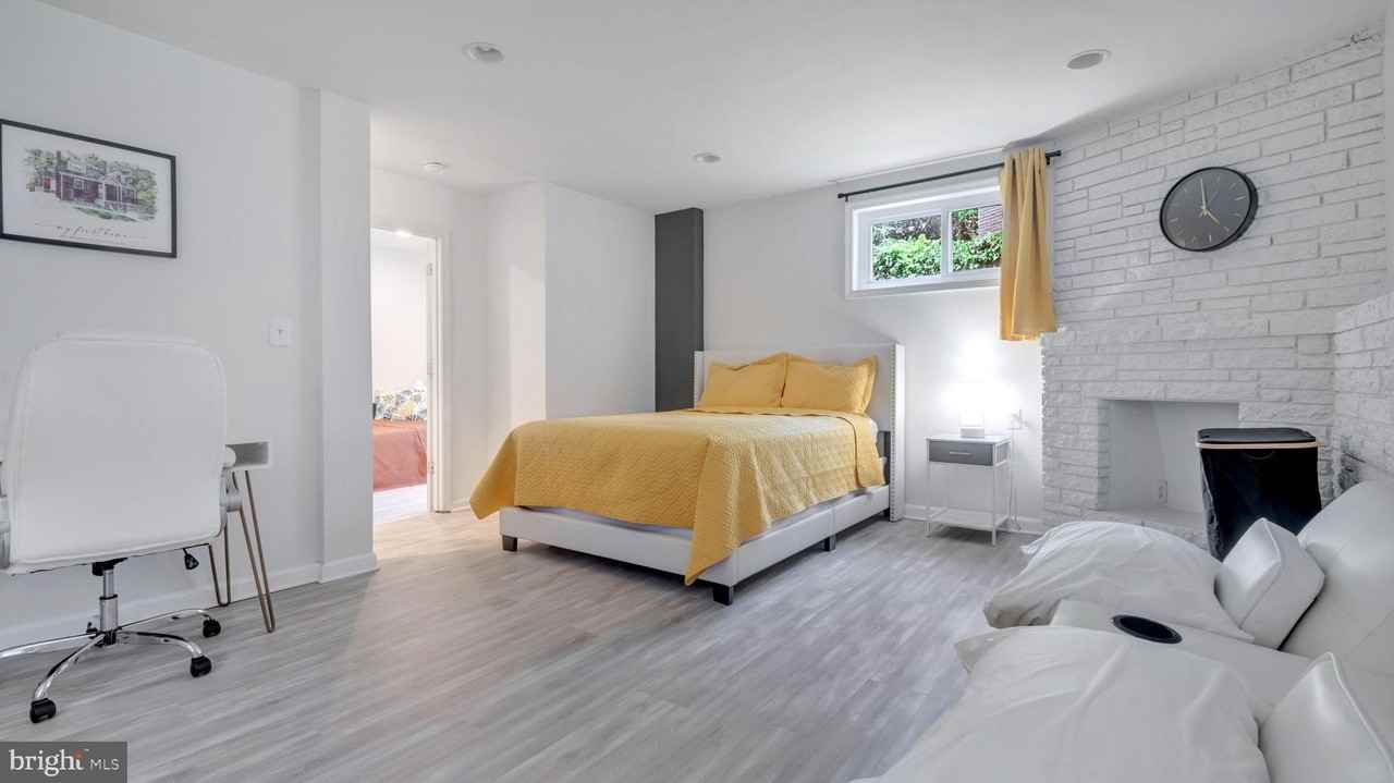 1604 Woodhill Ct - Photo 3 of 19