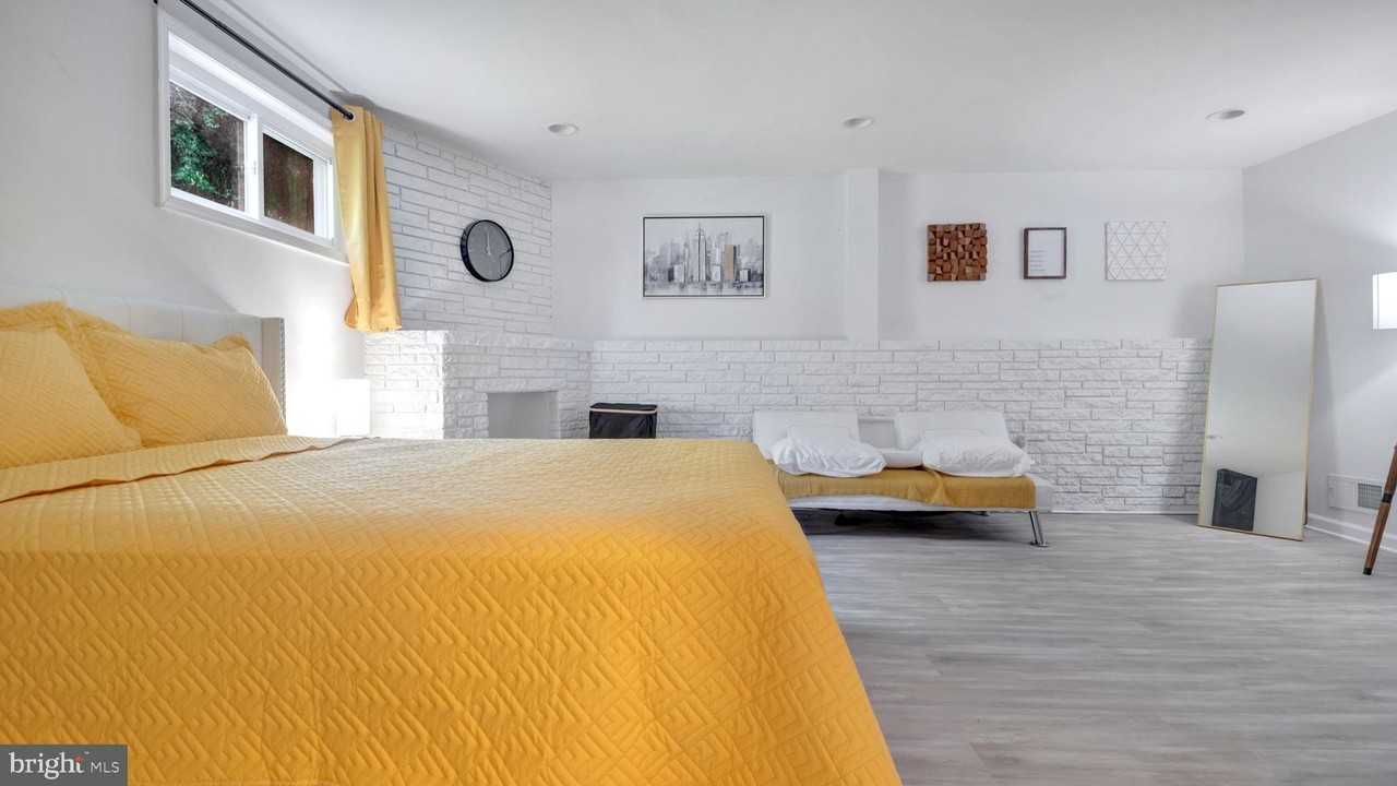 1604 Woodhill Ct - Photo 6 of 19