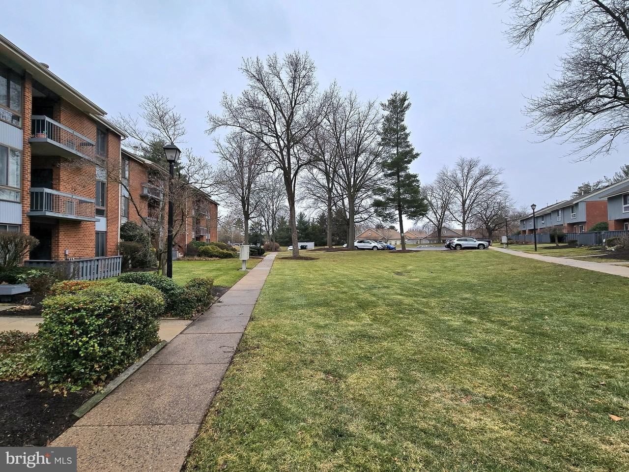 114 Van Buren Rd Apt 5 #5 - Photo 2 of 13