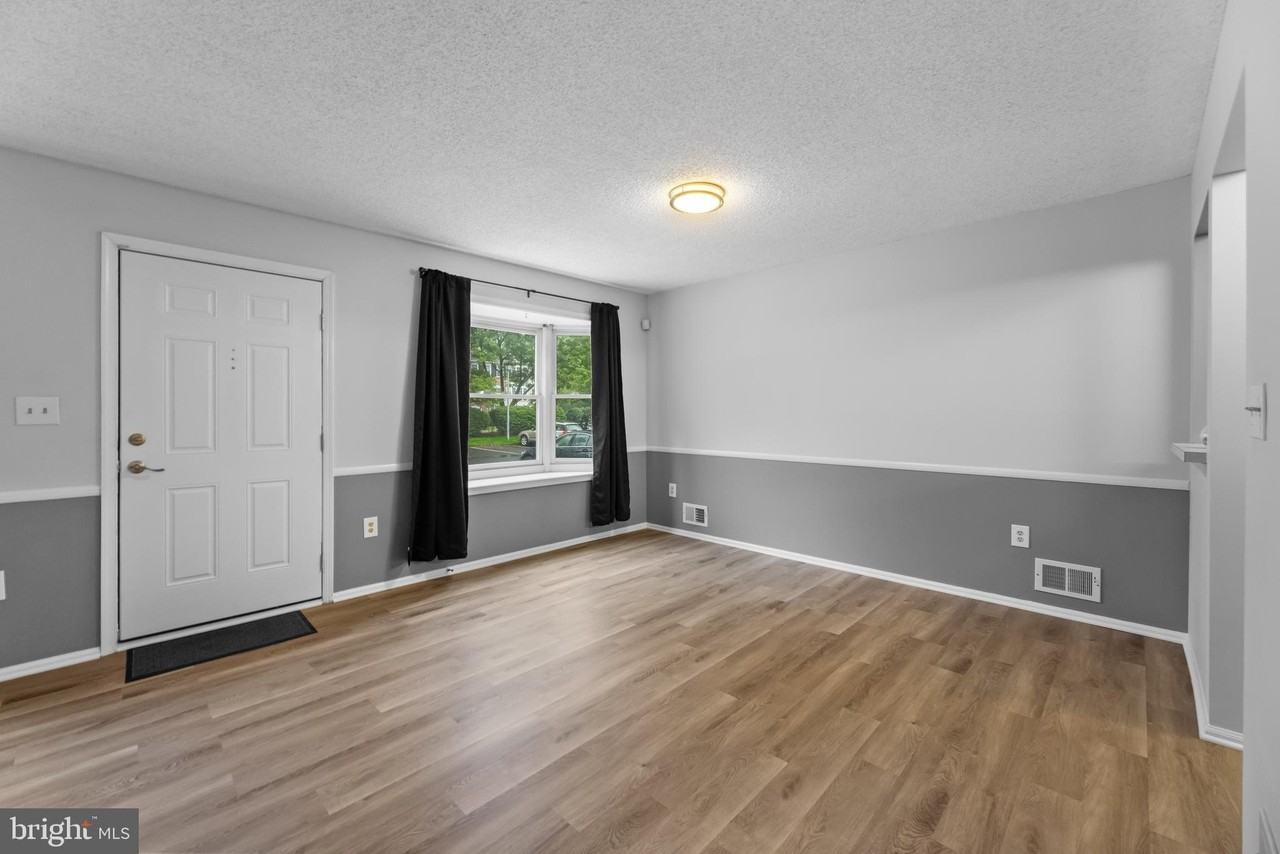 66 Cheverny Ct - Photo 4 of 30