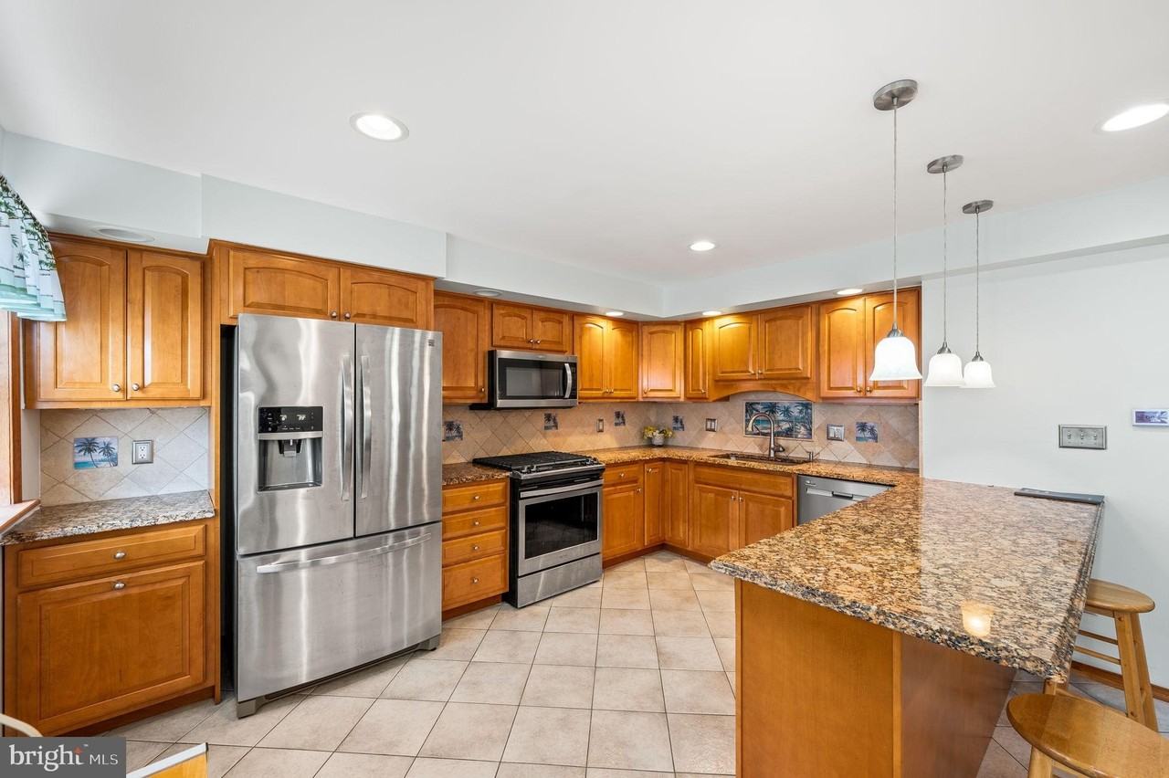 3595 Oakhill Rd - Photo 2 of 18