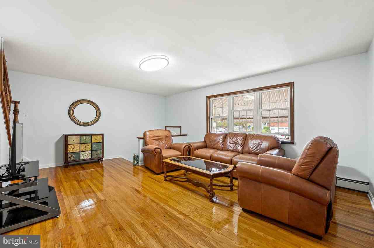 3595 Oakhill Rd - Photo 3 of 18