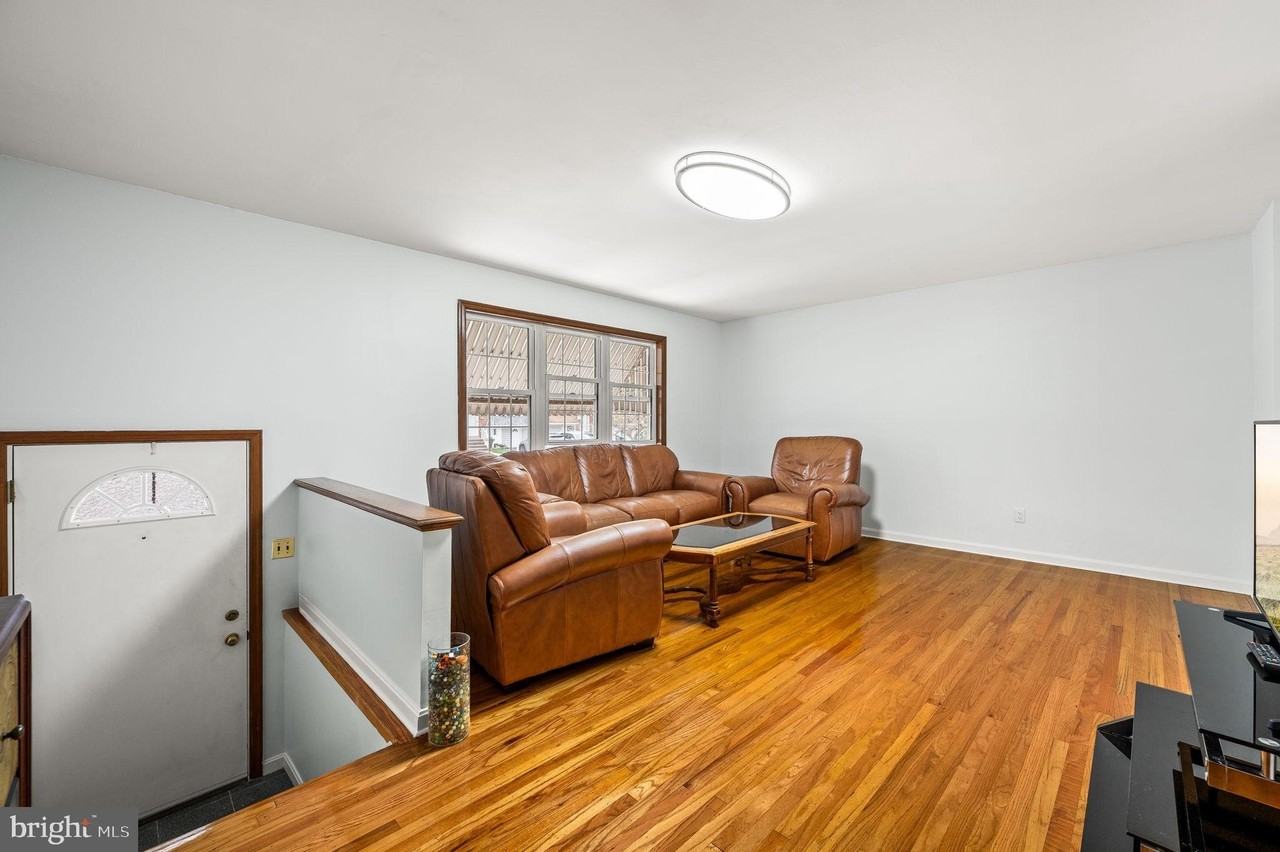 3595 Oakhill Rd - Photo 4 of 18