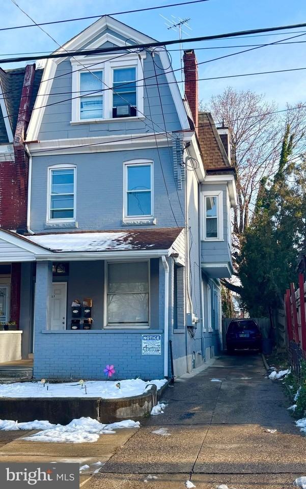 5017 Penn St - Photo 2 of 9