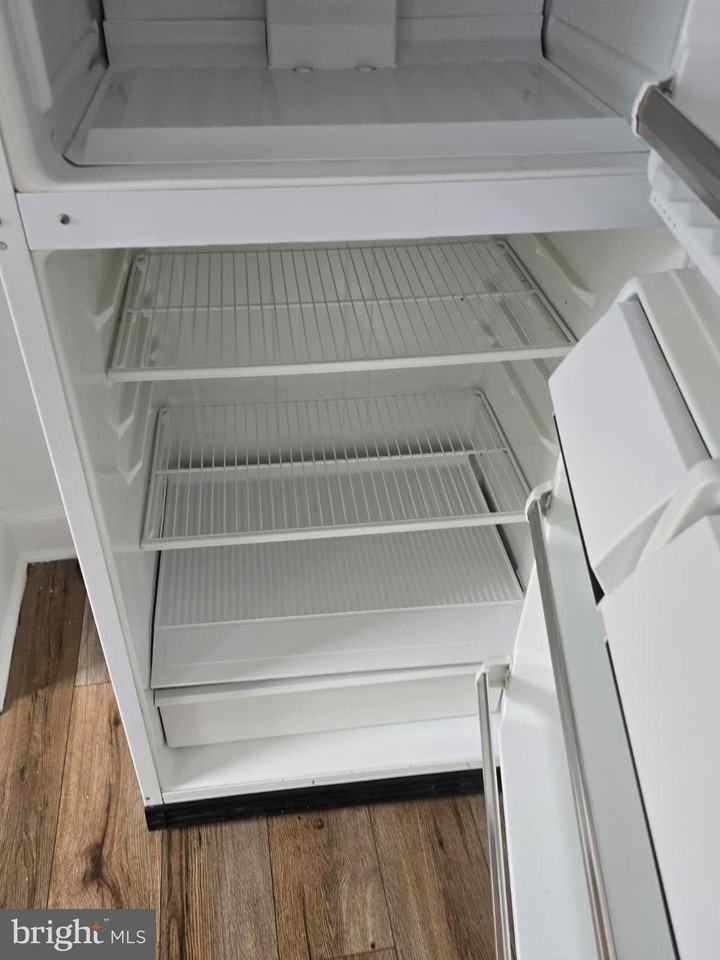 5017 Penn St - Photo 6 of 9