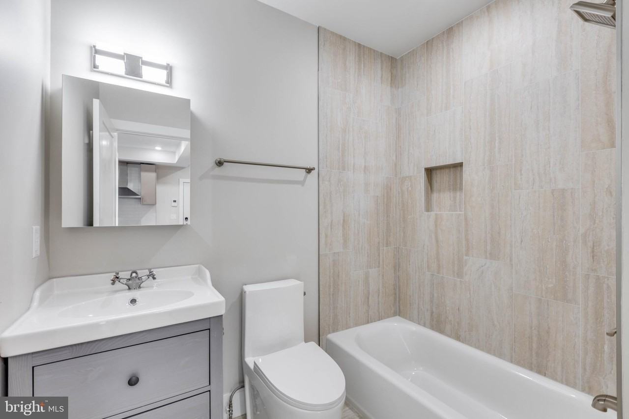 1434 Parrish St Unit A #A - Photo 6 of 12