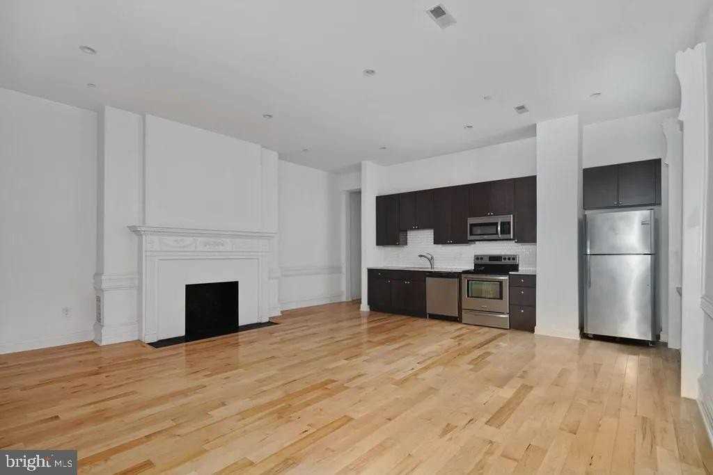 1311 Spruce St Apt 101 #101 - Photo 2 of 8