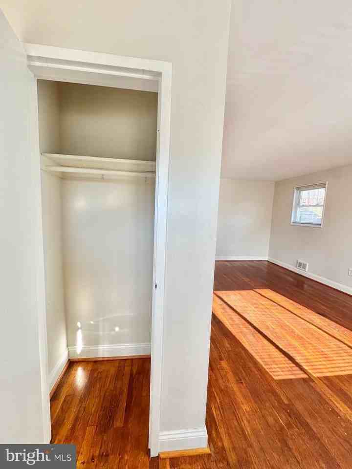 3927 Vermont Ave - Photo 3 of 29