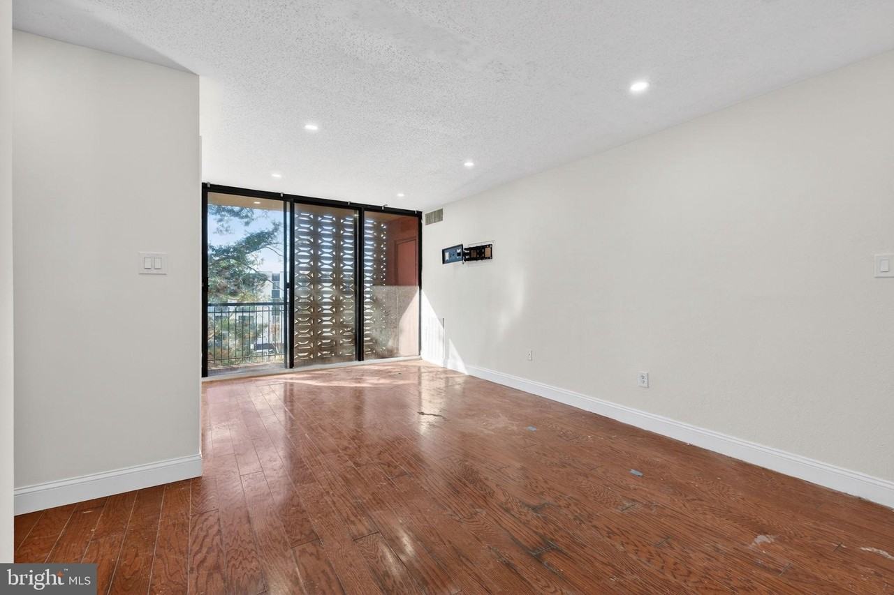 16 S Van Dorn St Apt 506 #506 - Photo 6 of 32