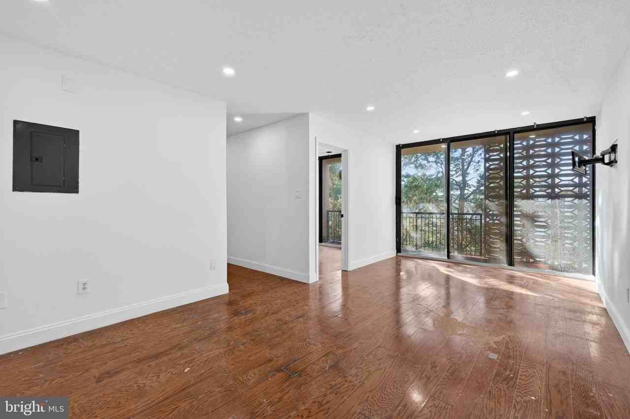 16 S Van Dorn St Apt 506 #506 - Photo 7 of 32