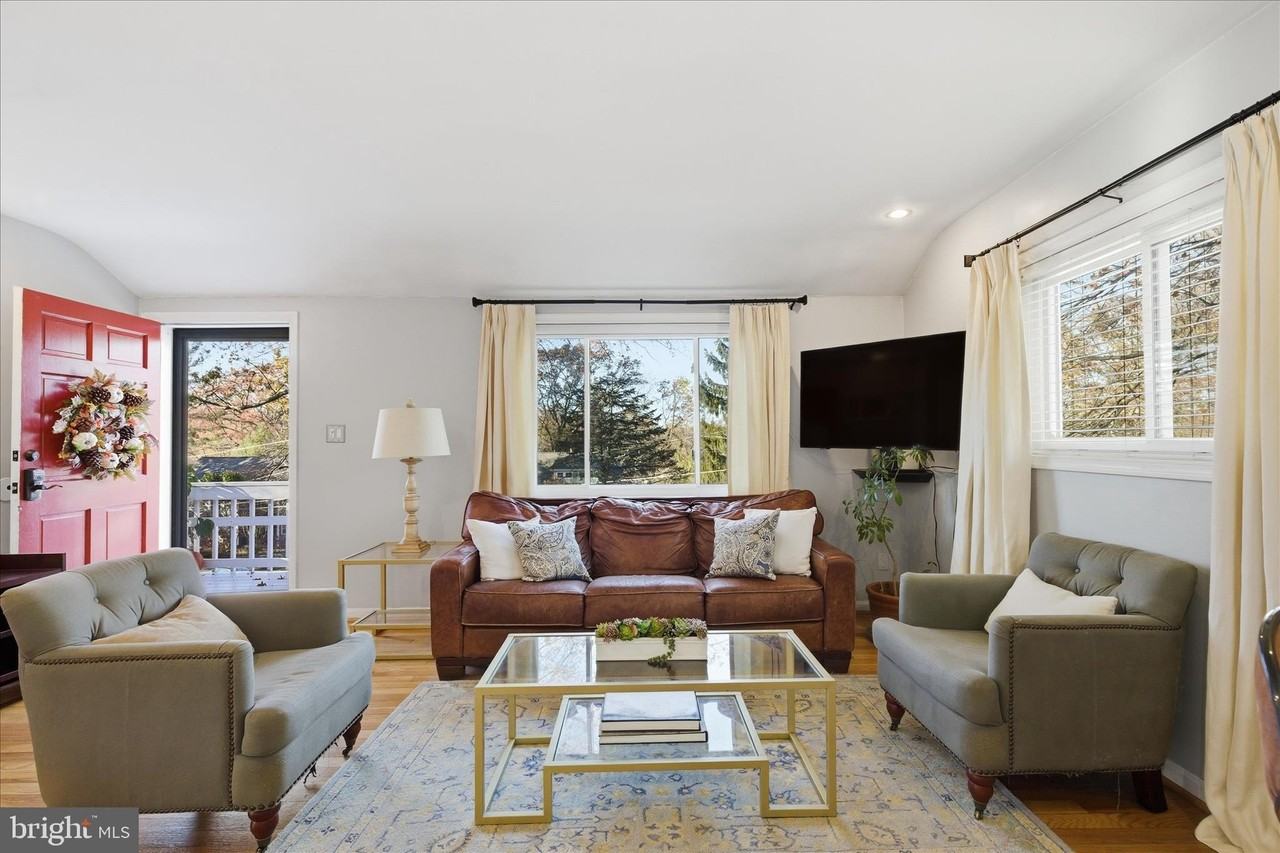 7203 Arthur Dr - Photo 2 of 50