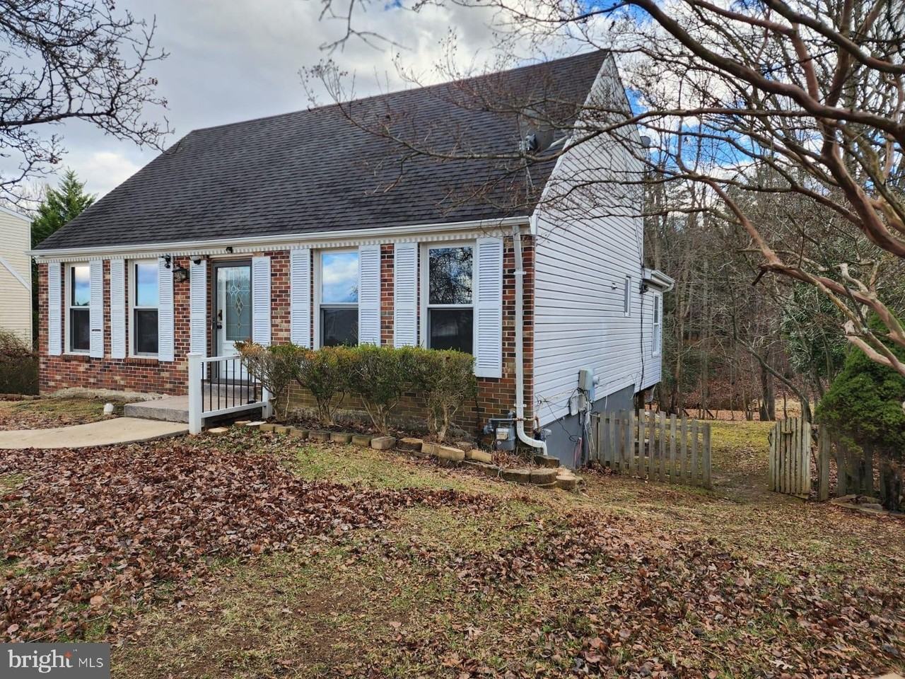 5625 Reardon Ln - Photo 4 of 41