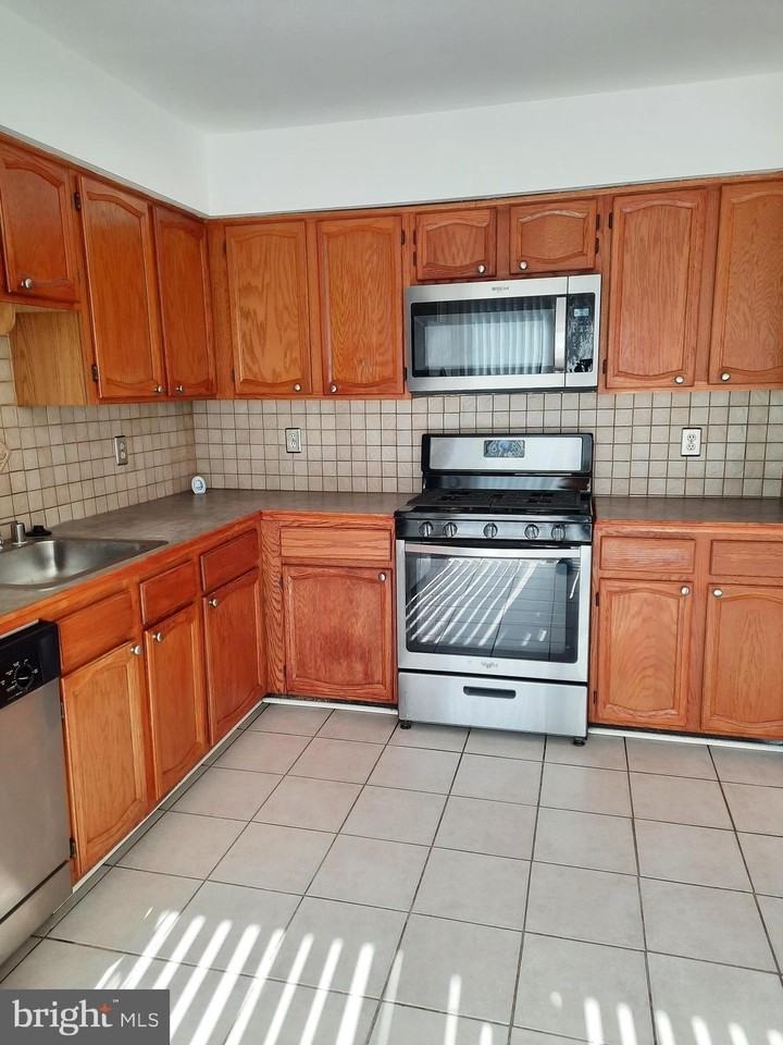 10707 Houck Dr - Photo 4 of 14