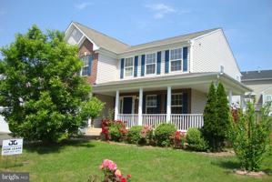 featured image of 8 Foggy Field Ln