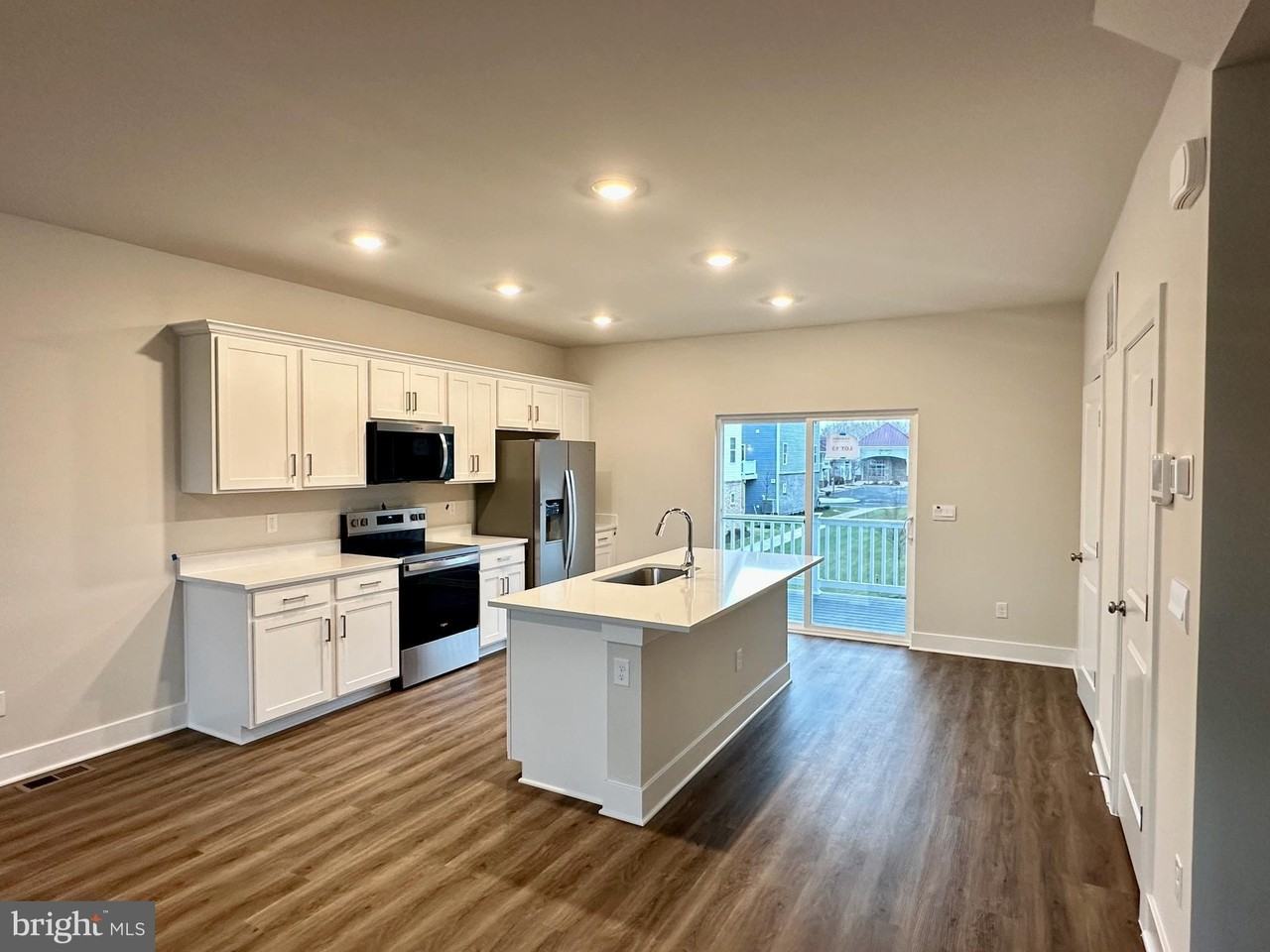 1801 Harvest Dr - Photo 2 of 8