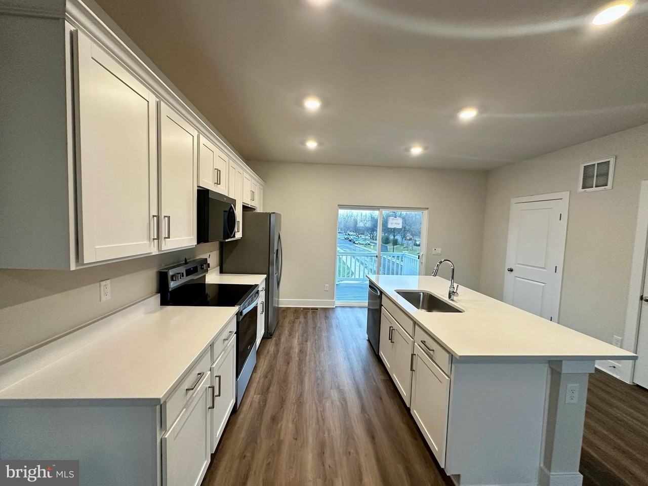 1801 Harvest Dr - Photo 3 of 8