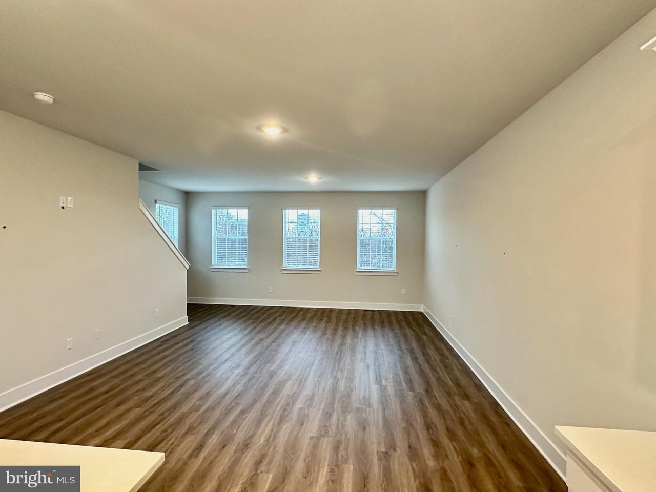 1801 Harvest Dr - Photo 4 of 8