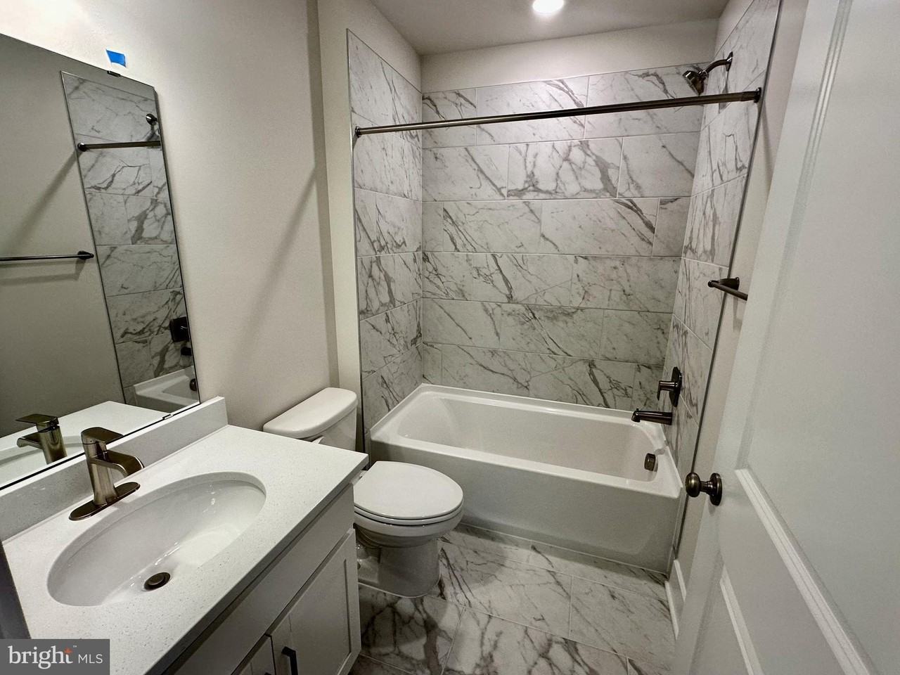 1801 Harvest Dr - Photo 5 of 8