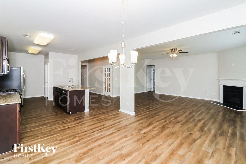 106 Woodbridge Trl - Photo 5 of 15