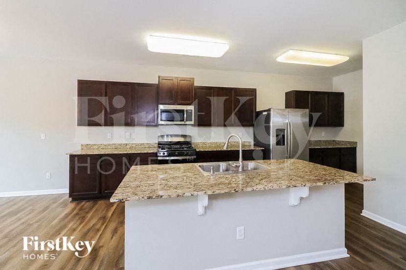 106 Woodbridge Trl - Photo 7 of 15