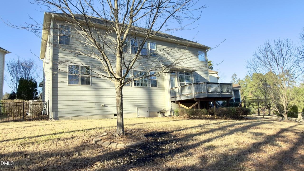 112 Brave River Ct - Photo 5 of 46