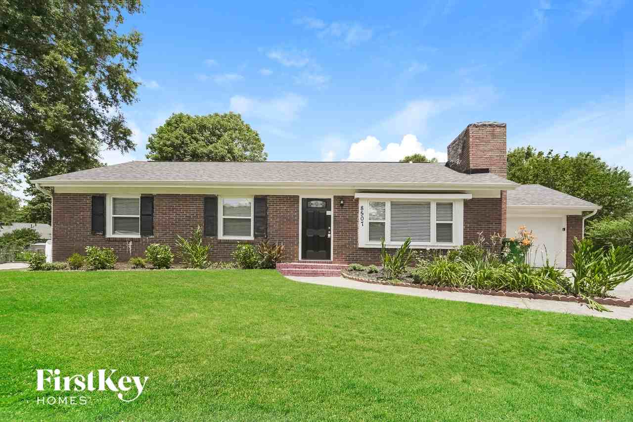 8507 Beechbrooke Rd - Photo 2 of 15