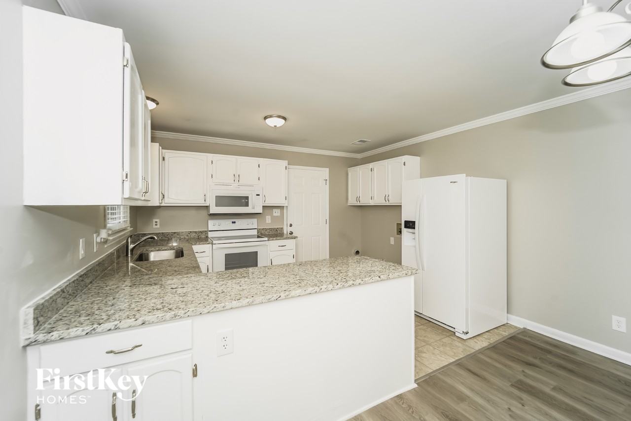 8507 Beechbrooke Rd - Photo 6 of 15