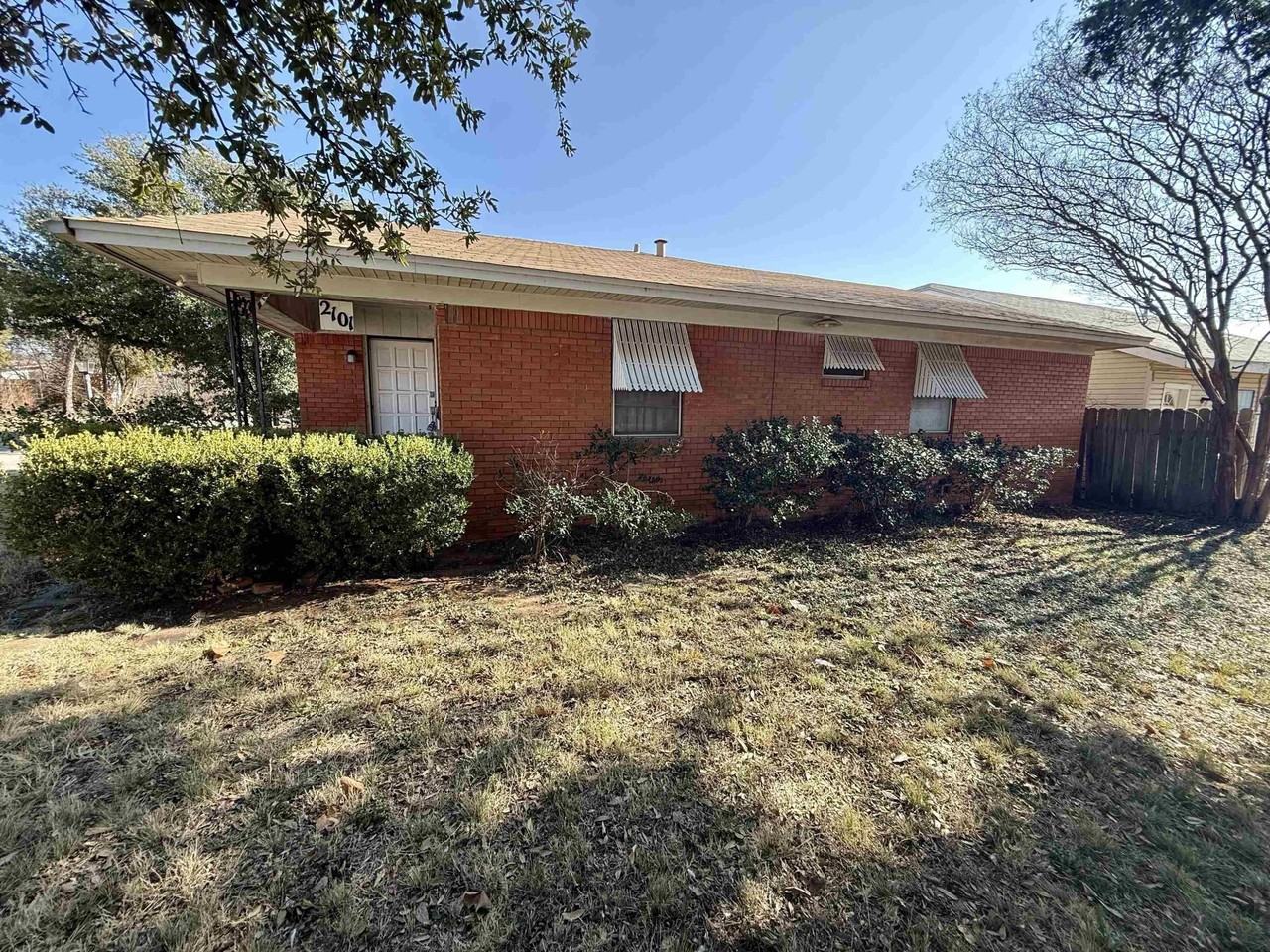 2101 Jones St - Photo 2 of 18