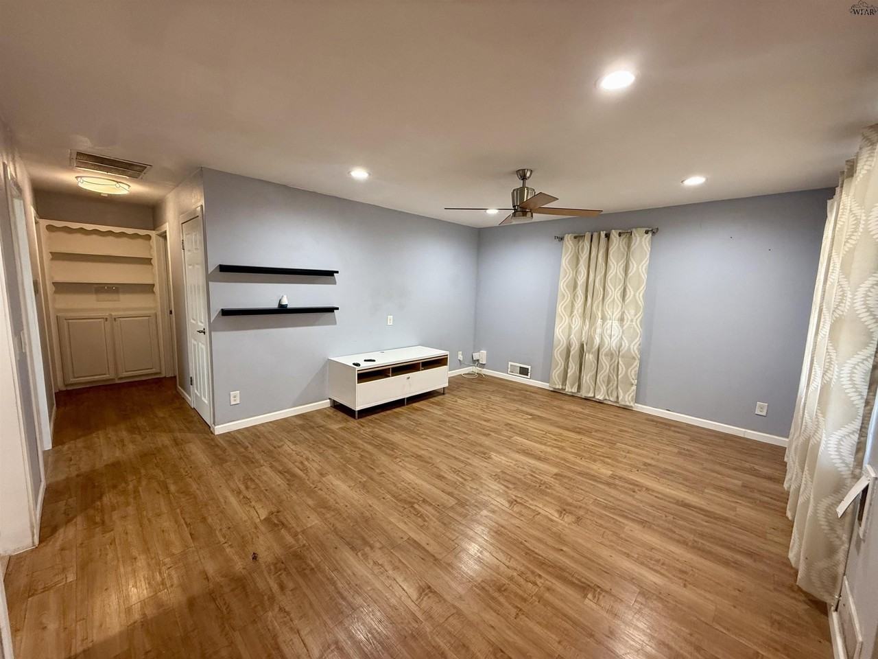 2101 Jones St - Photo 3 of 18