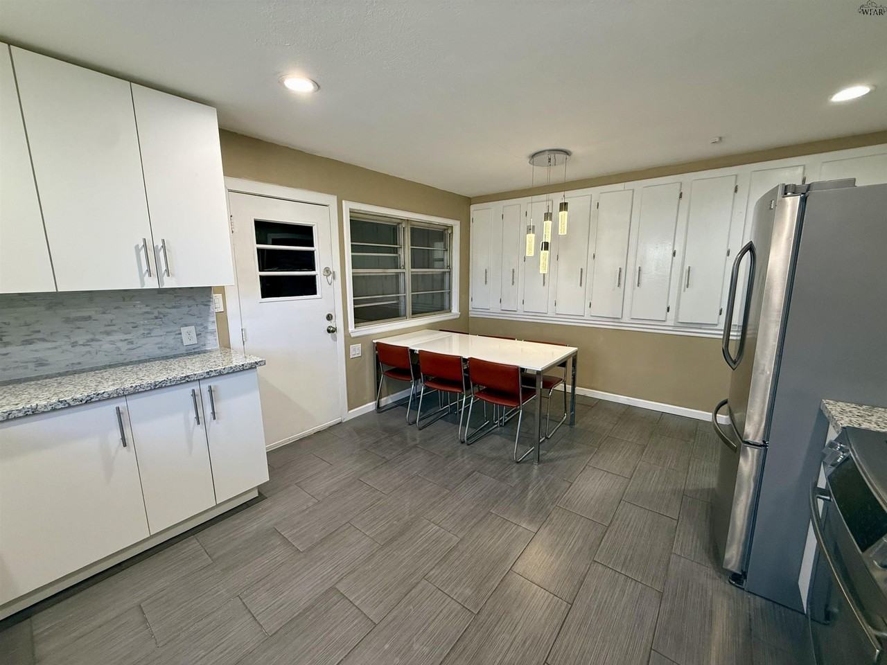 2101 Jones St - Photo 7 of 18