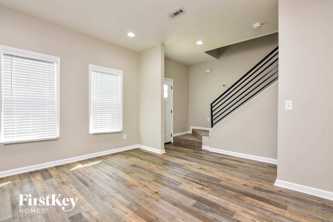 6188 Leverett Dr - Photo 3 of 15