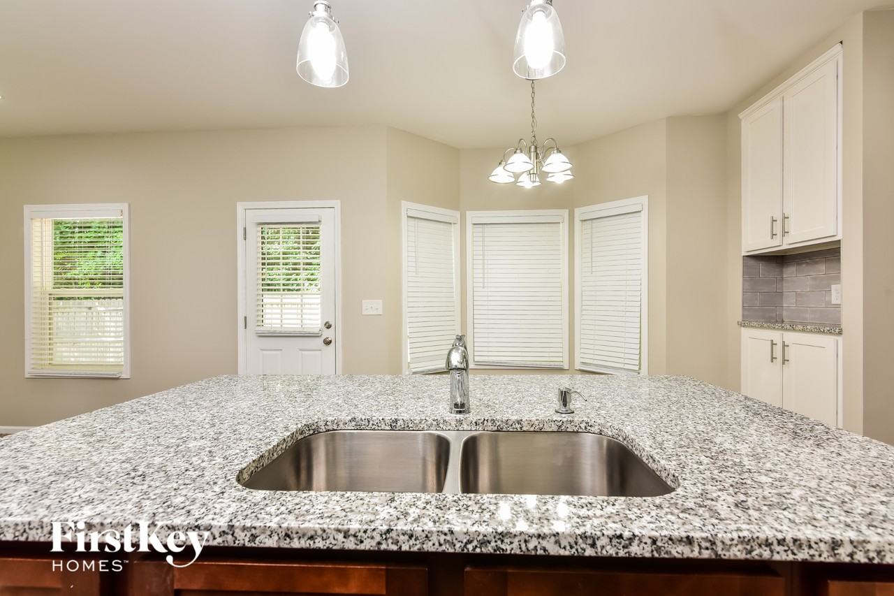 6188 Leverett Dr - Photo 7 of 15