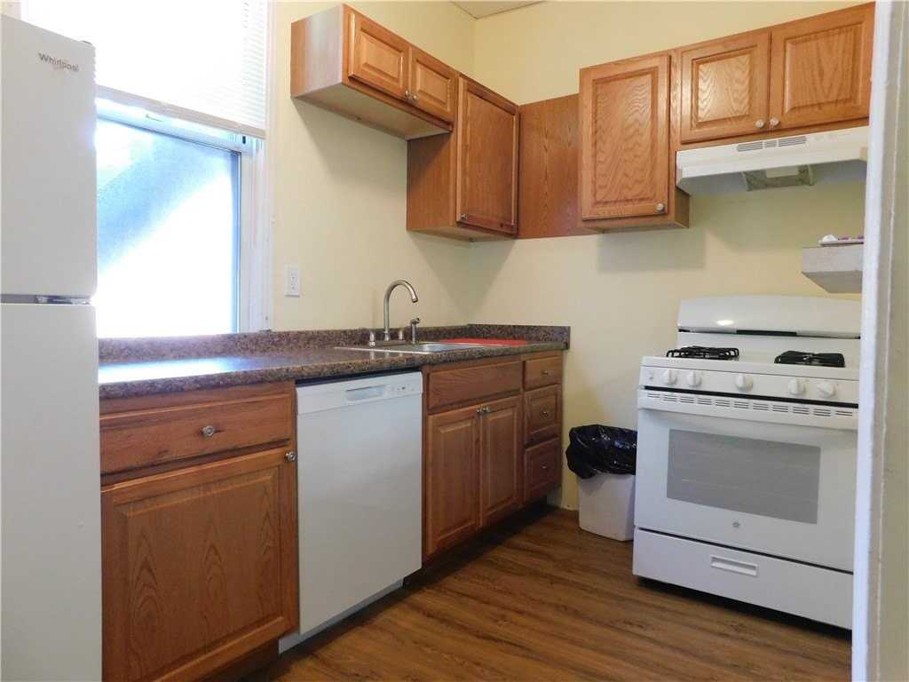 238 Lehigh Ave - Photo 7 of 11