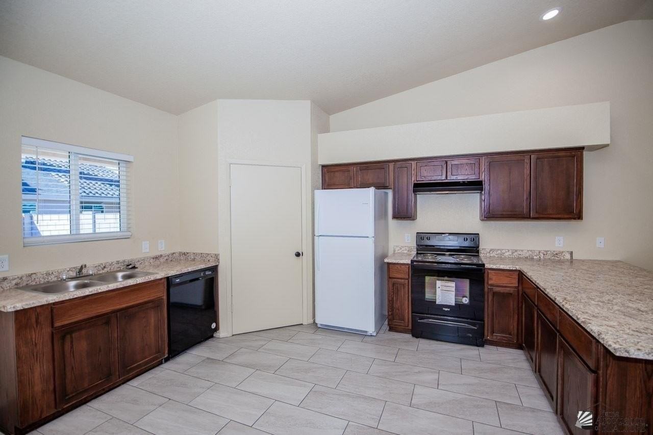 7387 E 39th St - Photo 6 of 15