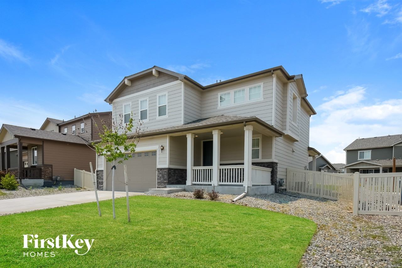 10615 Akron St - Photo 2 of 15