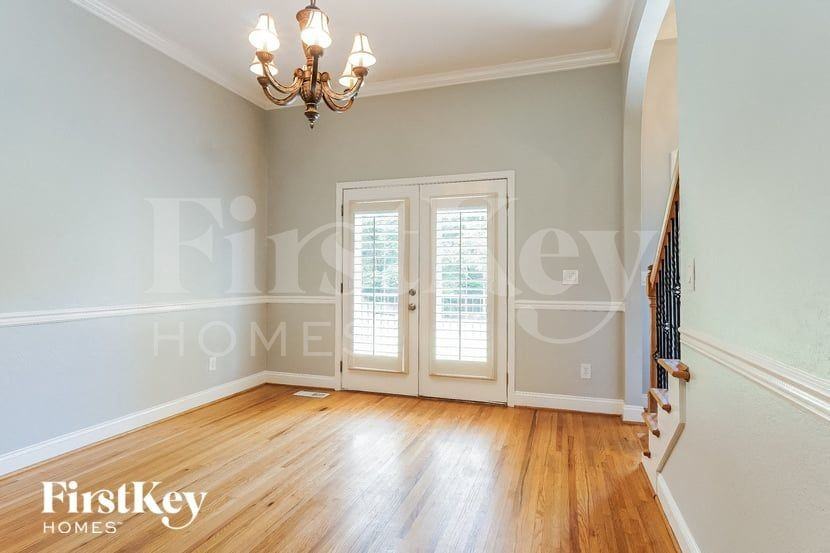 3515 Timberlake Dr - Photo 3 of 15