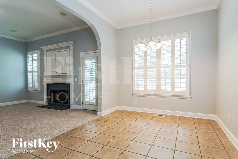 3515 Timberlake Dr - Photo 4 of 15