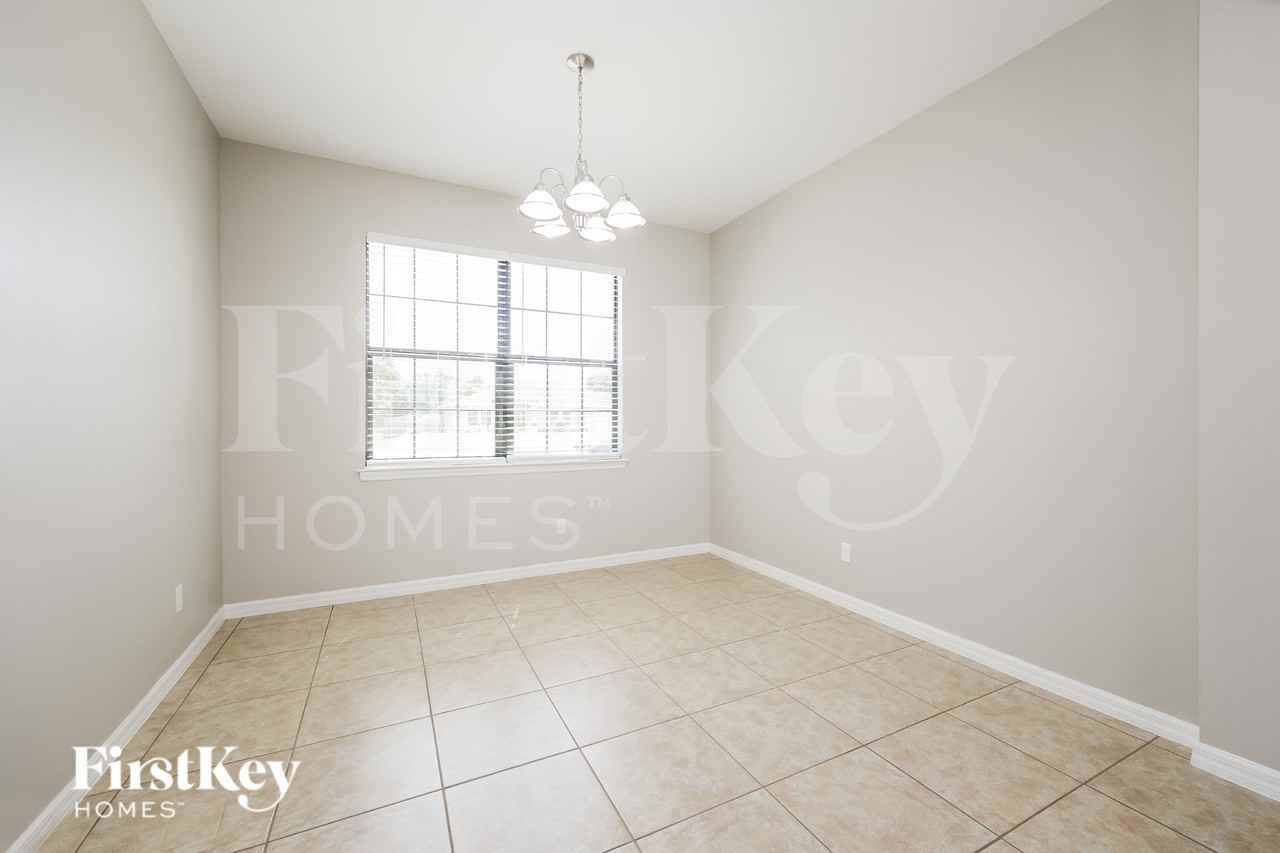 2220 Sw 3rd Ave - Photo 5 of 16