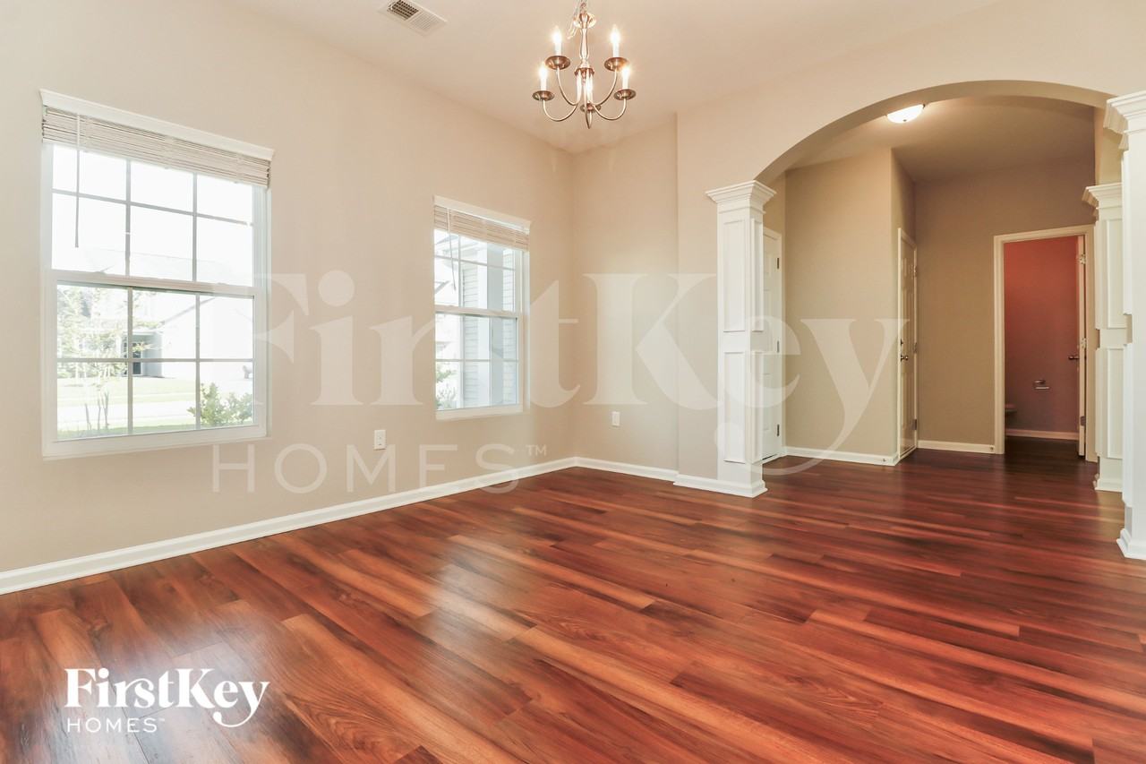 326 Silverleaf Ln - Photo 6 of 15