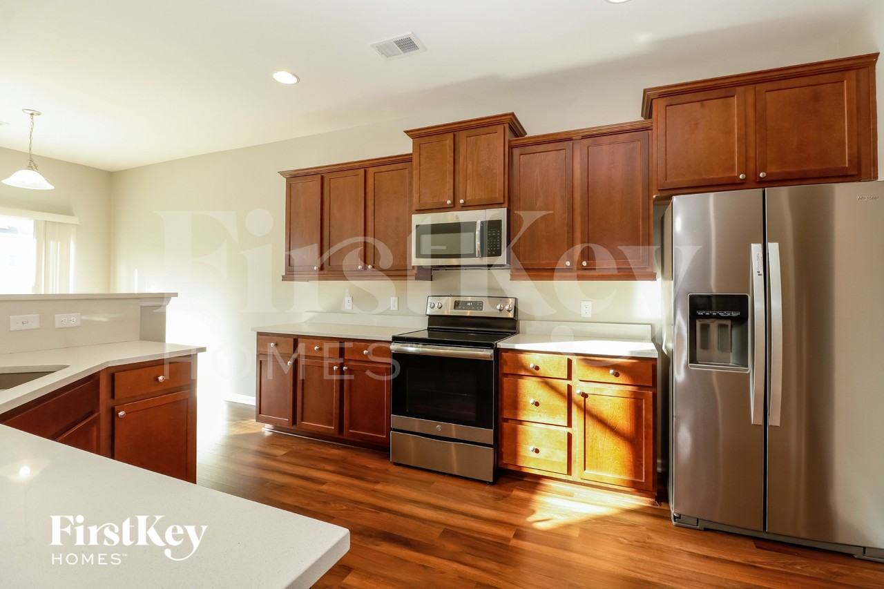 326 Silverleaf Ln - Photo 7 of 15