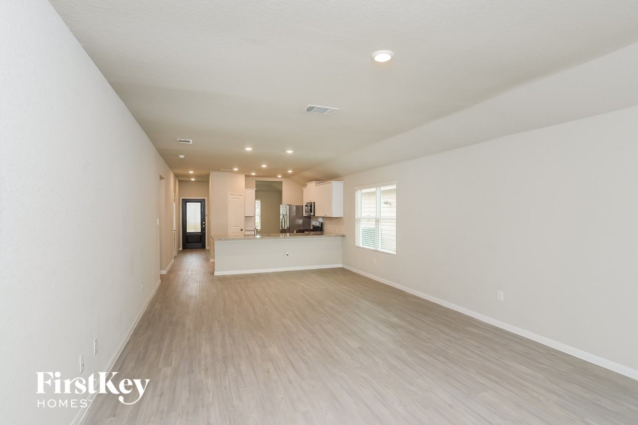 1807 Morse Way - Photo 3 of 15