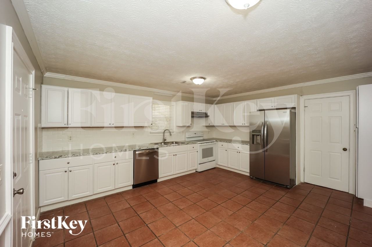 5008 Springtree Ct - Photo 7 of 19