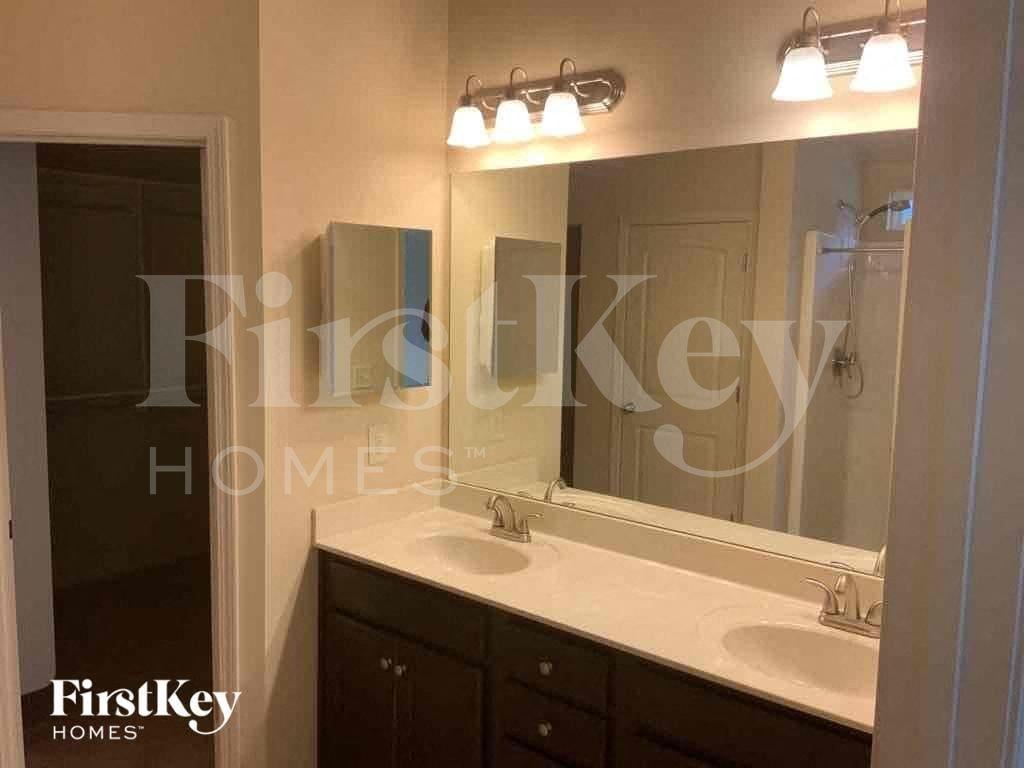 436 Parkstone Dr - Photo 2 of 15